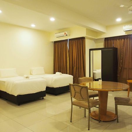 Premier Times International Hotel Сери-Кембанган Экстерьер фото